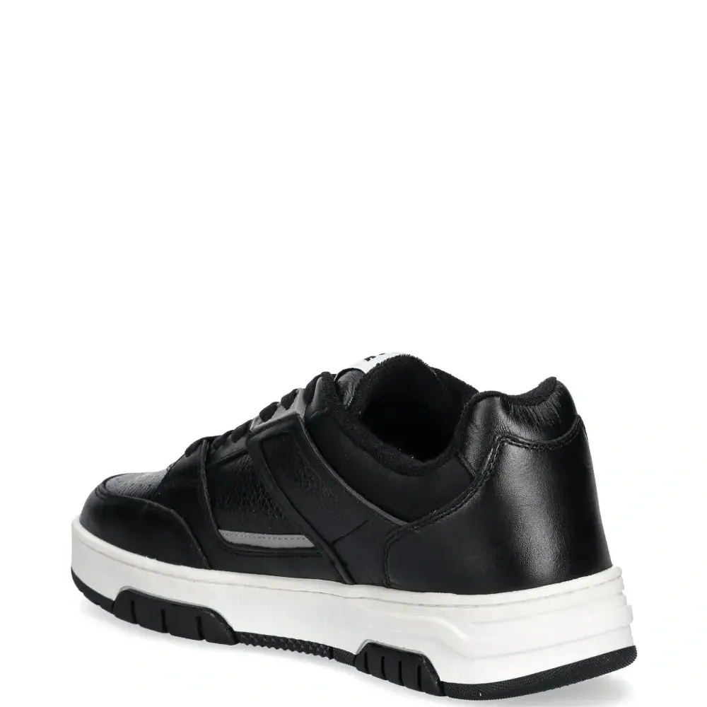 Кеды с нашивкой-логотипом