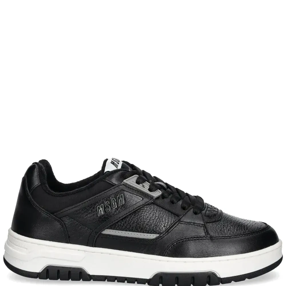 Кеды с нашивкой-логотипом