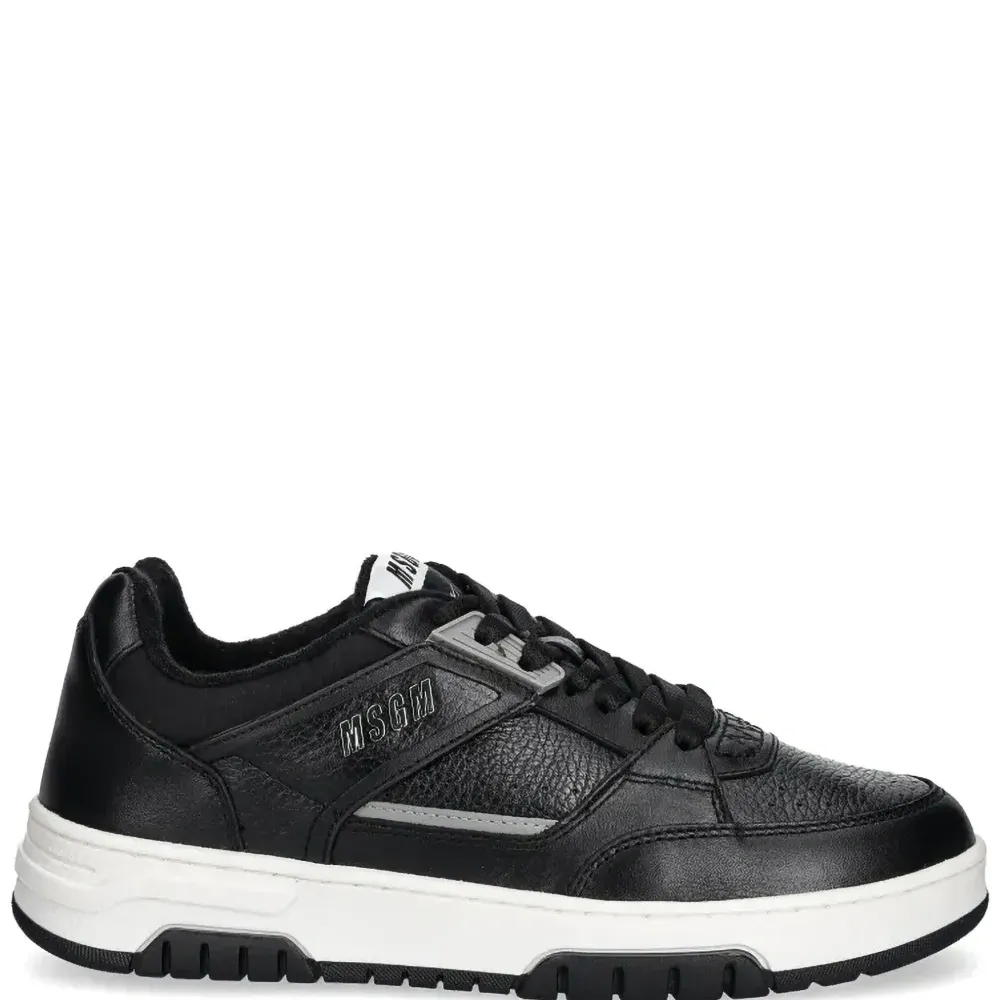 Кеды с нашивкой-логотипом