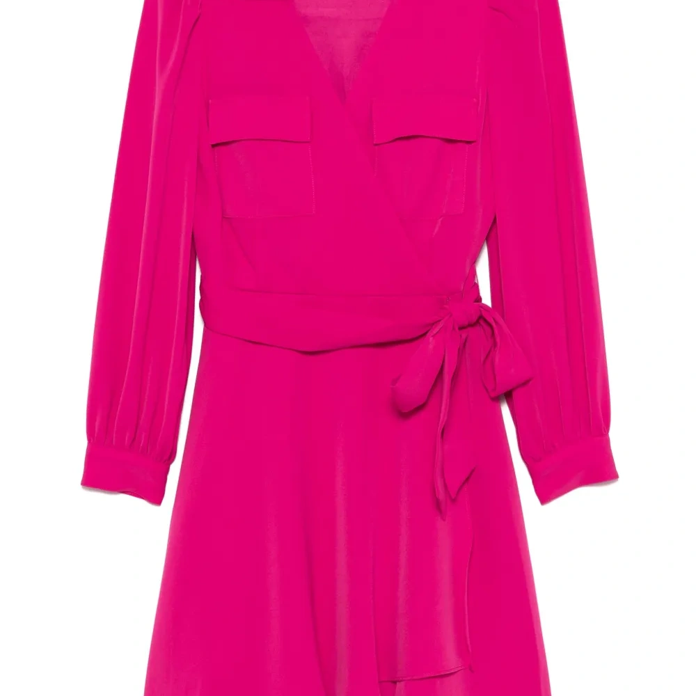 Платье с поясом