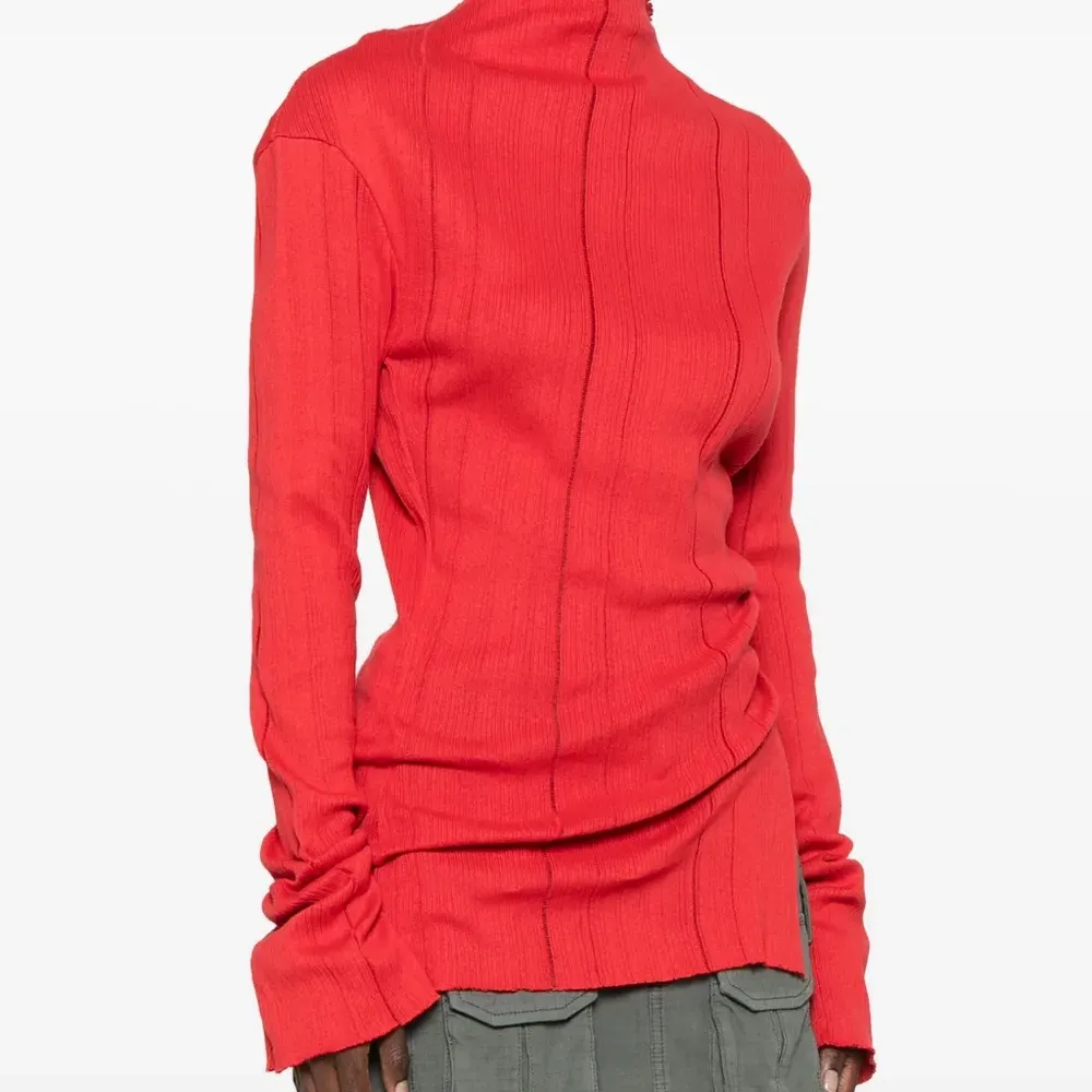 Топ с разрезом