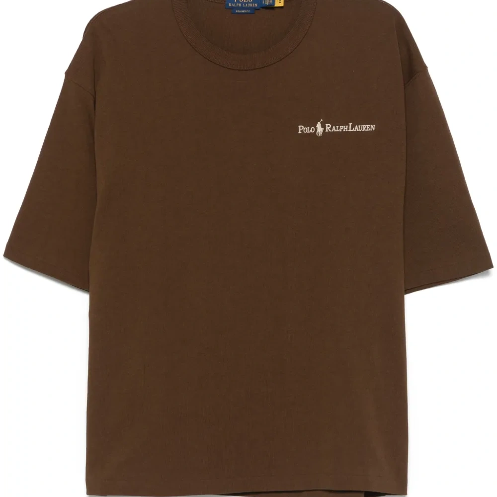 Футболка с вышитым логотипом