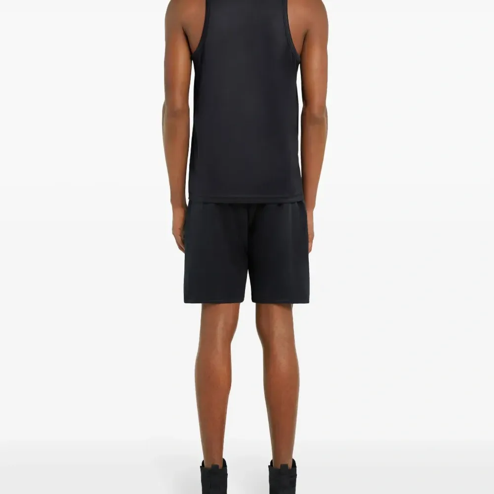 Топ без рукавов