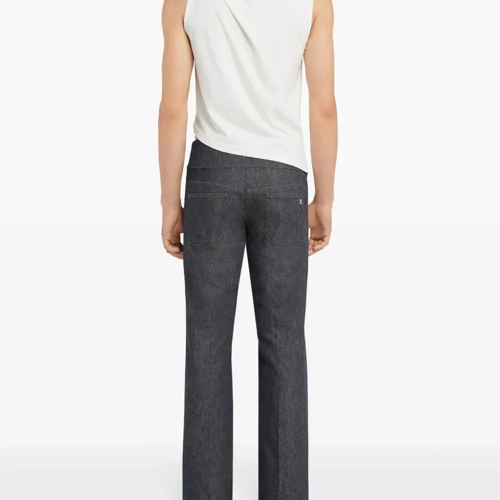 Топ Twist без рукавов