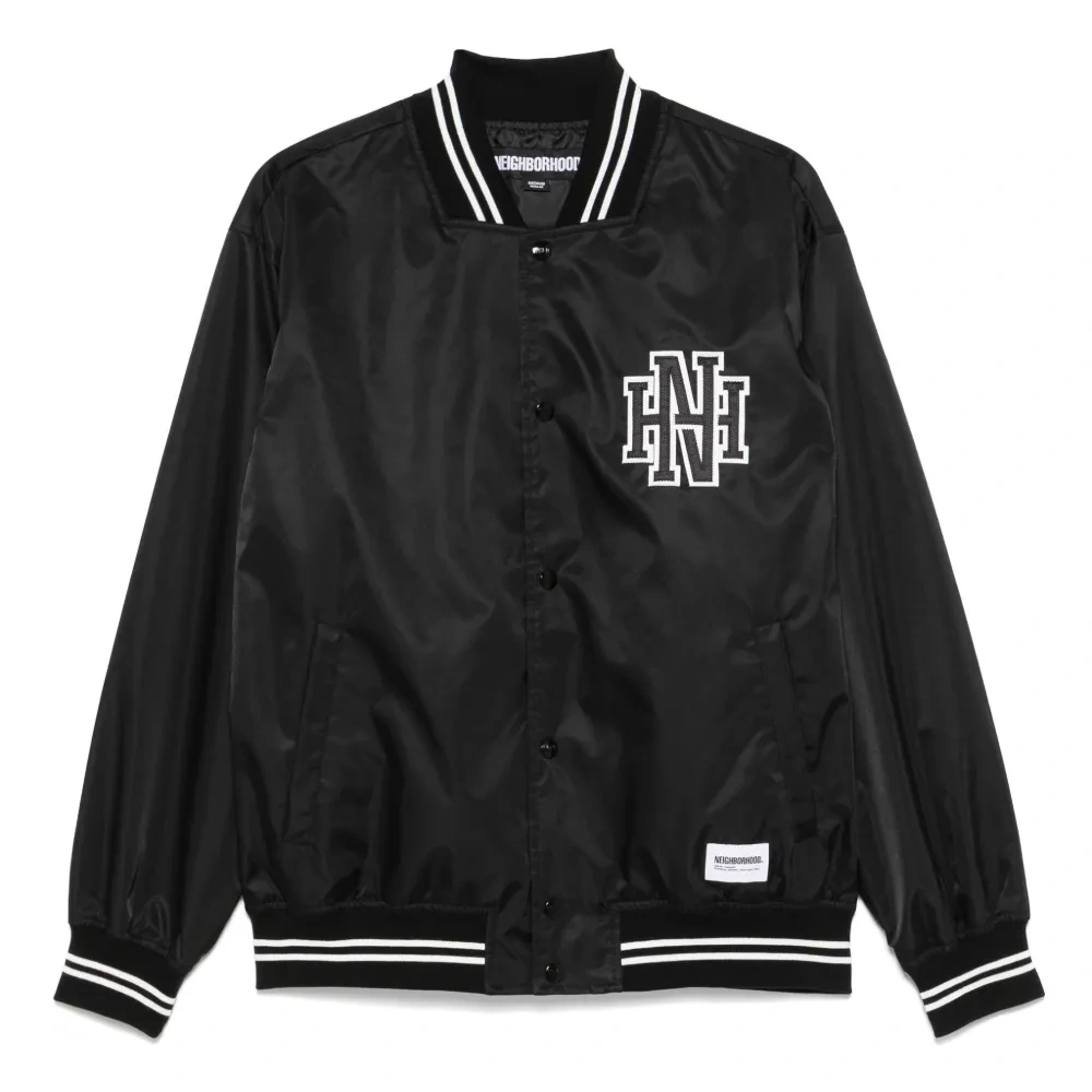 Куртка с нашивкой-логотипом