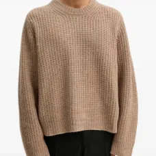 Свитер в рубчик с круглым вырезом