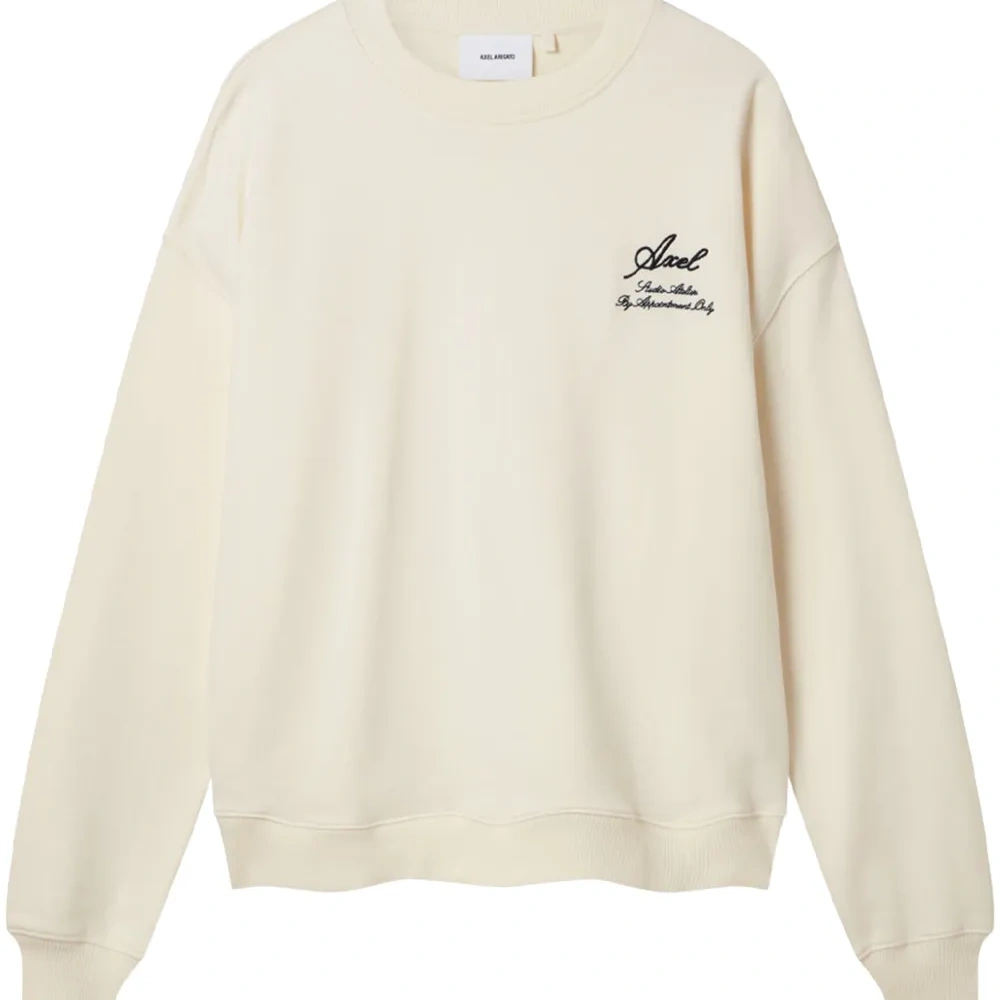 Толстовка с вышитым логотипом