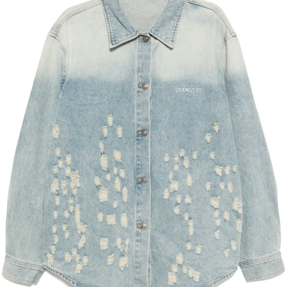 Куртка с вышитым логотипом