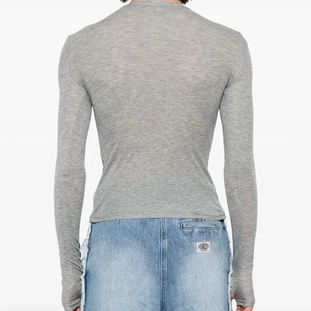 Футболка с вышитым логотипом Футболка с вышитым логотипом