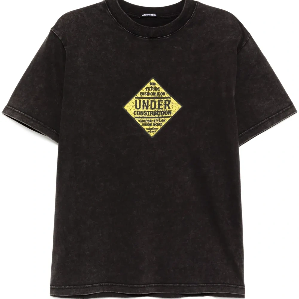 Футболка с графичным принтом