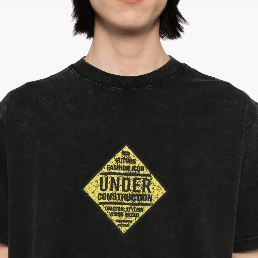 Футболка с графичным принтом Футболка с графичным принтом