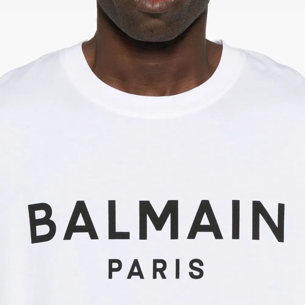 Футболка с логотипом