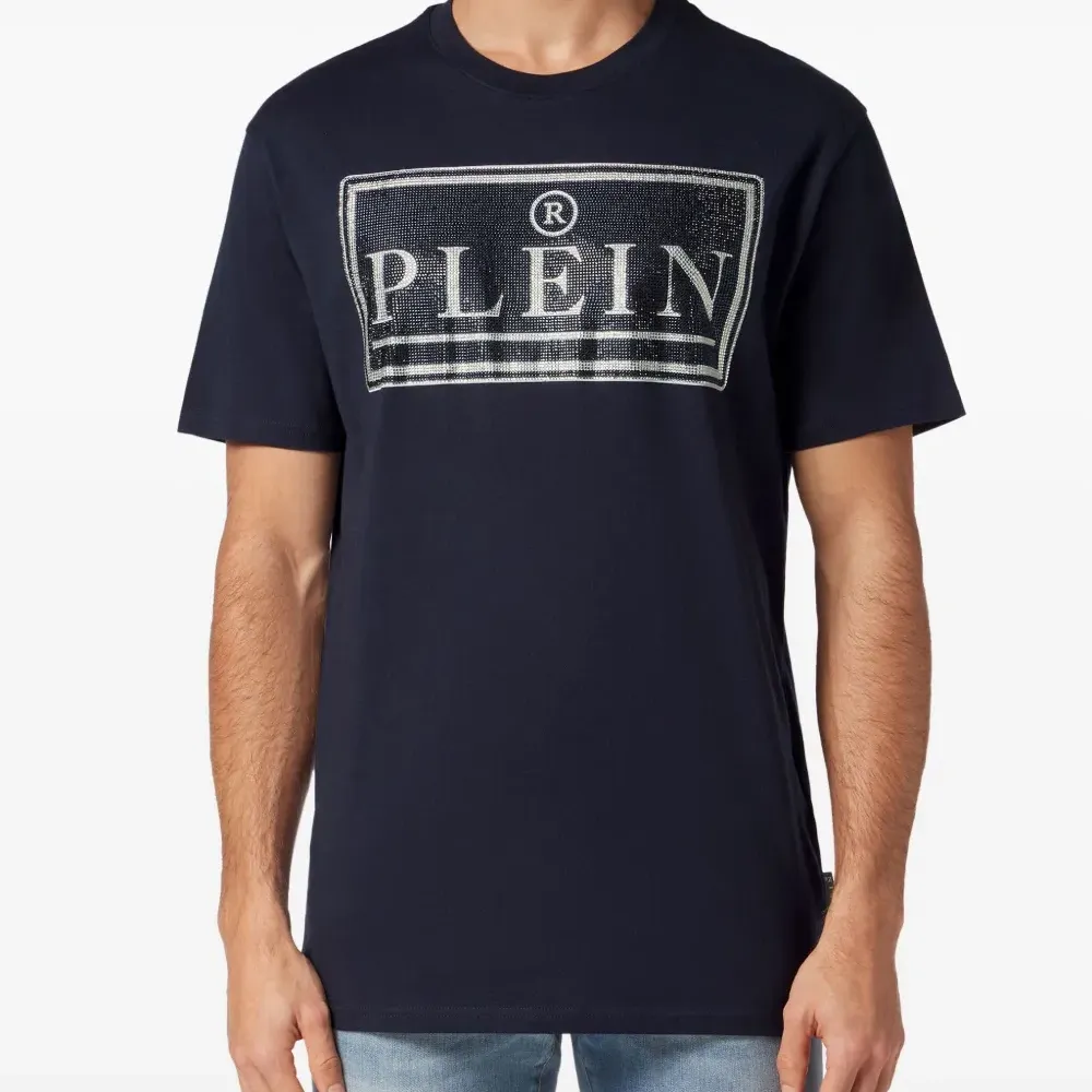 Футболка с круглым вырезом