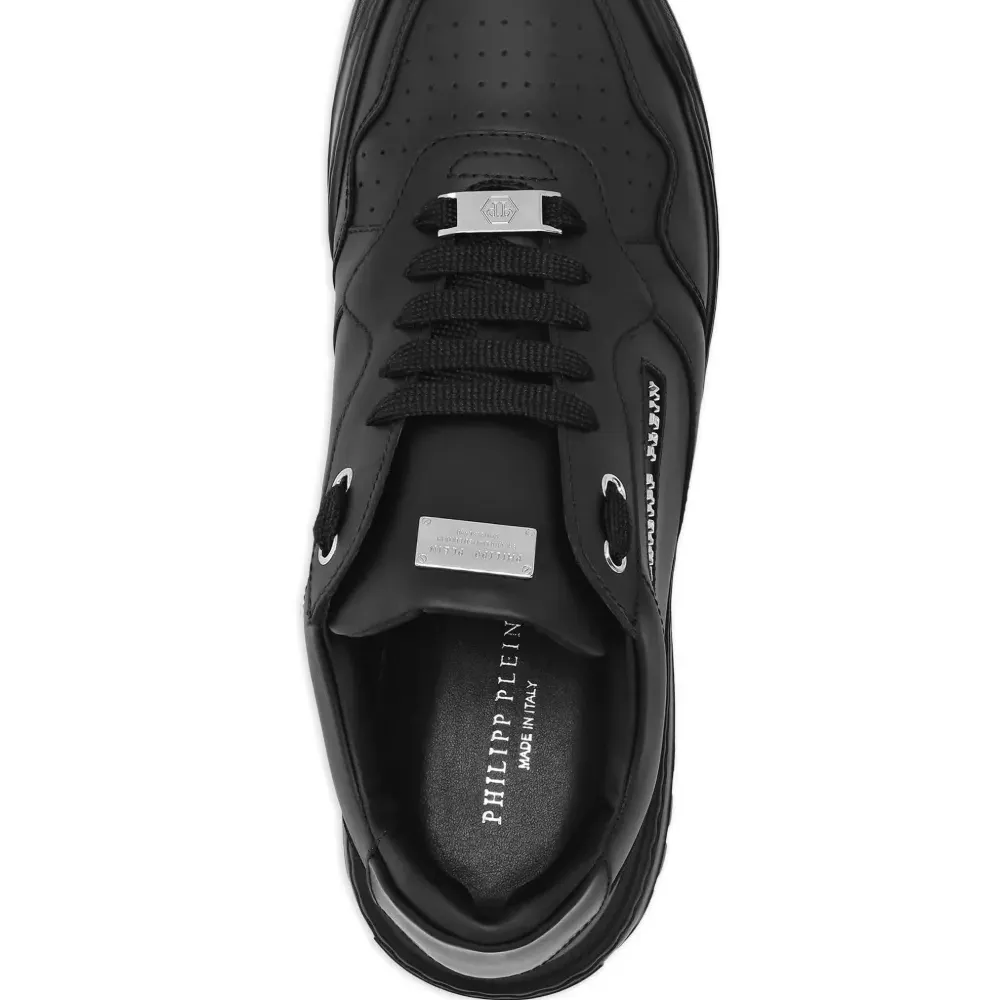 Кроссовки с логотипом