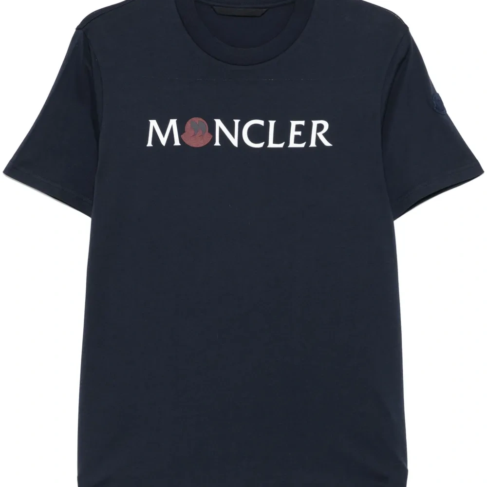 Футболка с логотипом