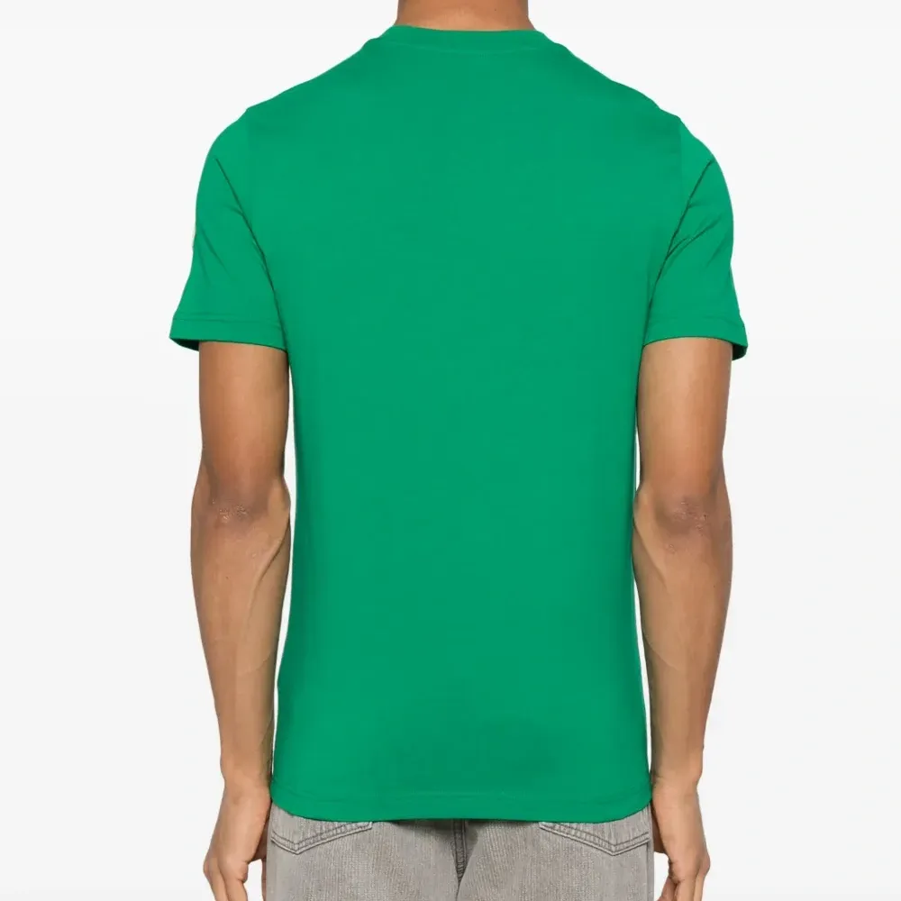 Футболка с вышитым логотипом