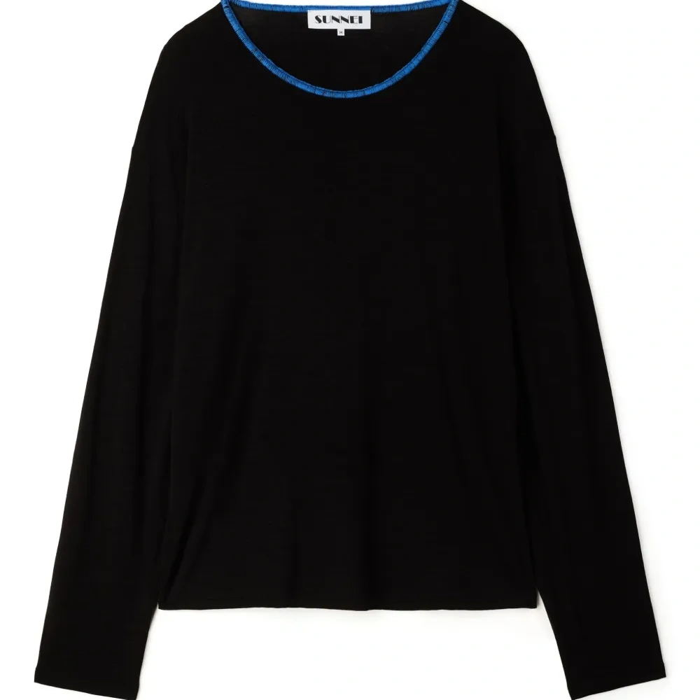 Свитер с длинными рукавами