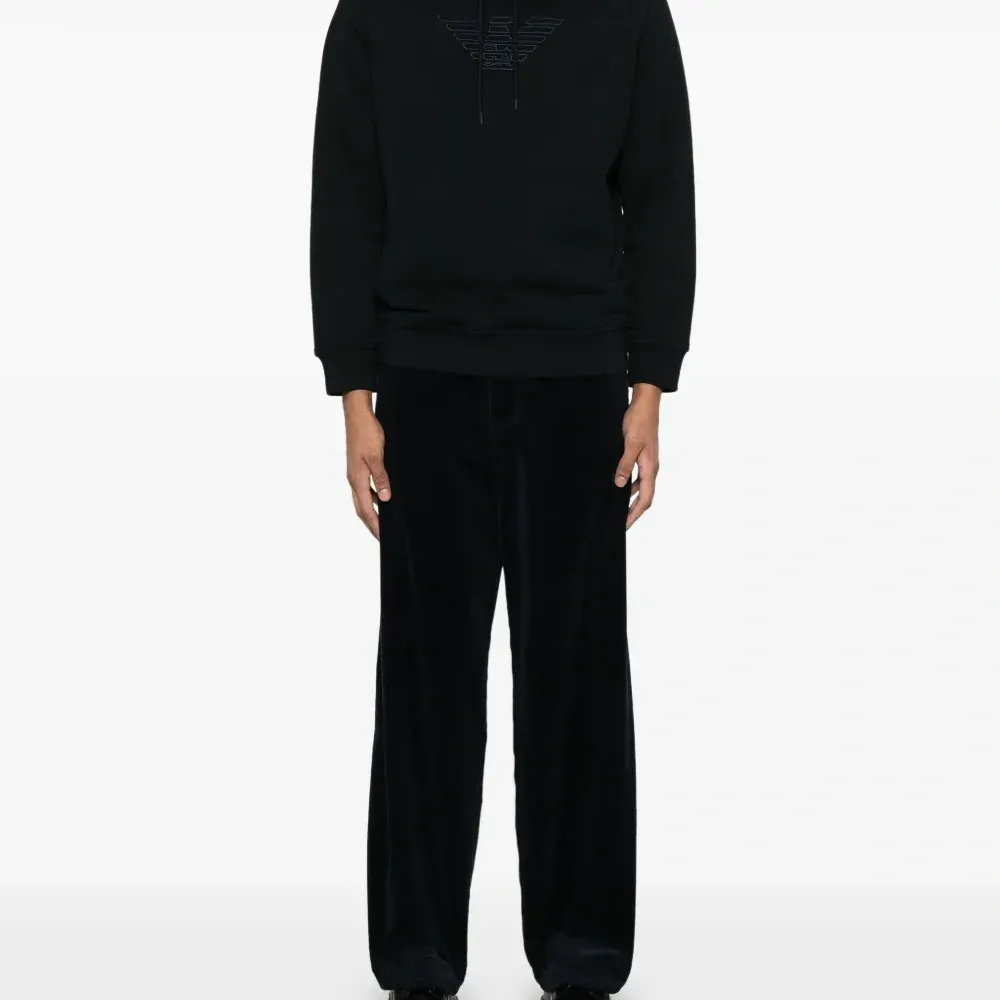 Худи с вышитым логотипом