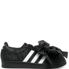 Кроссовки Superstar из коллаборации с CAROLINE HU