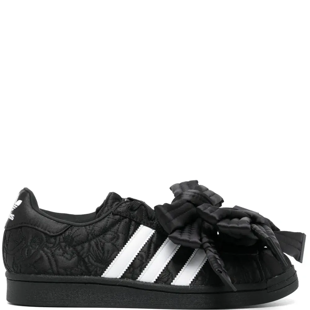 Кроссовки Superstar из коллаборации с CAROLINE HU