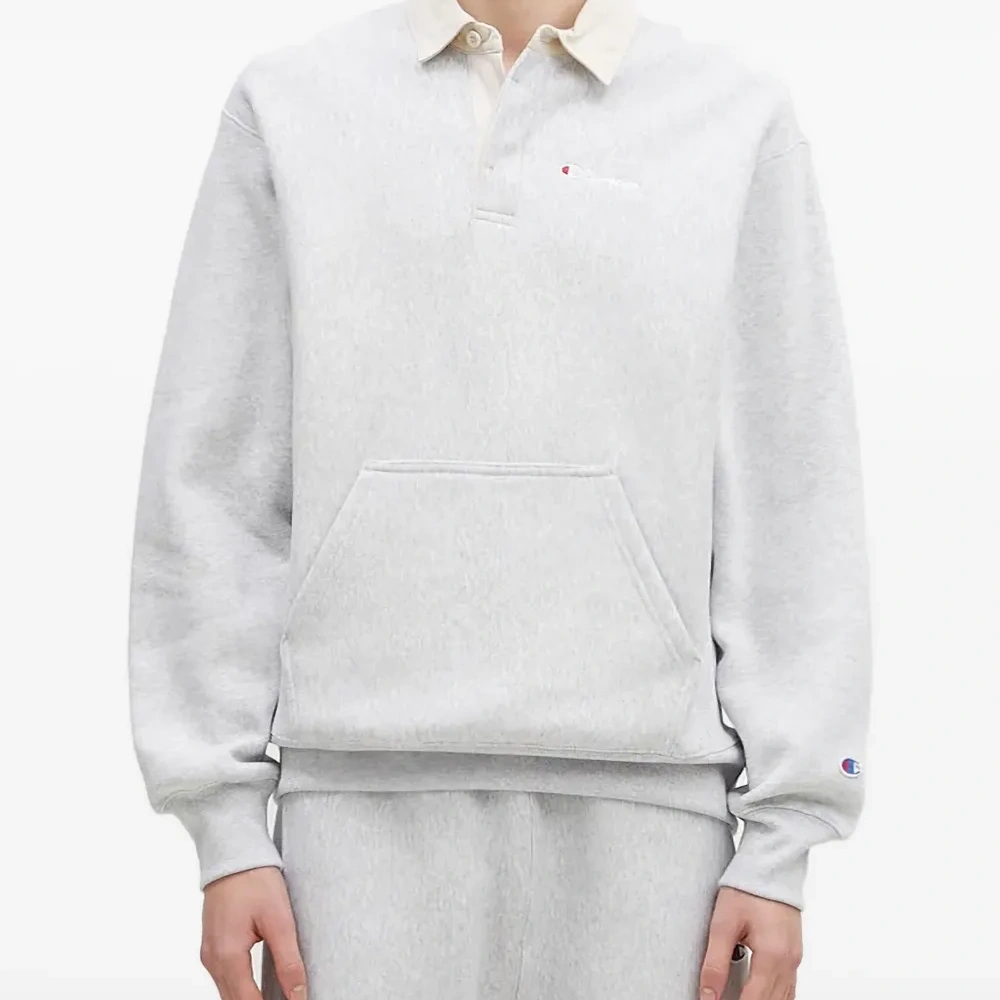 Поло с воротником и карманом