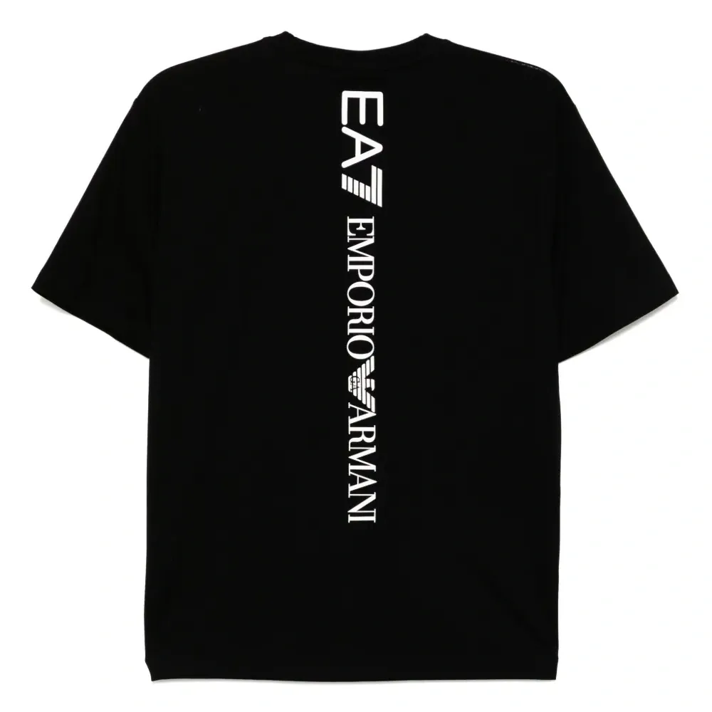 Футболка с логотипом