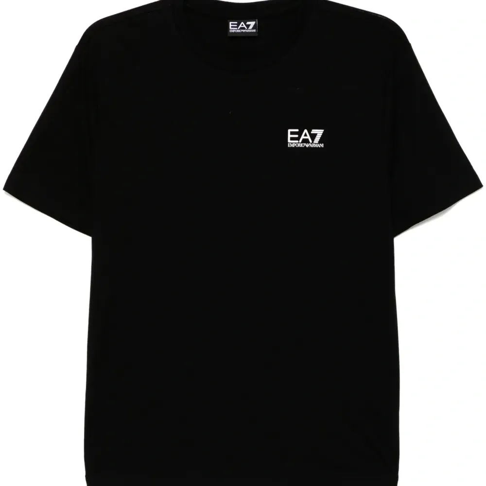 Футболка с логотипом