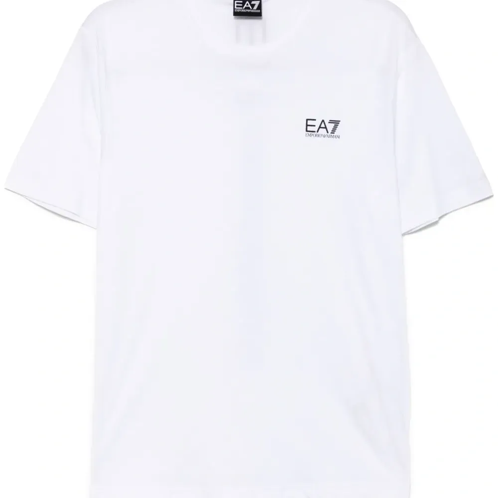 Футболка с логотипом