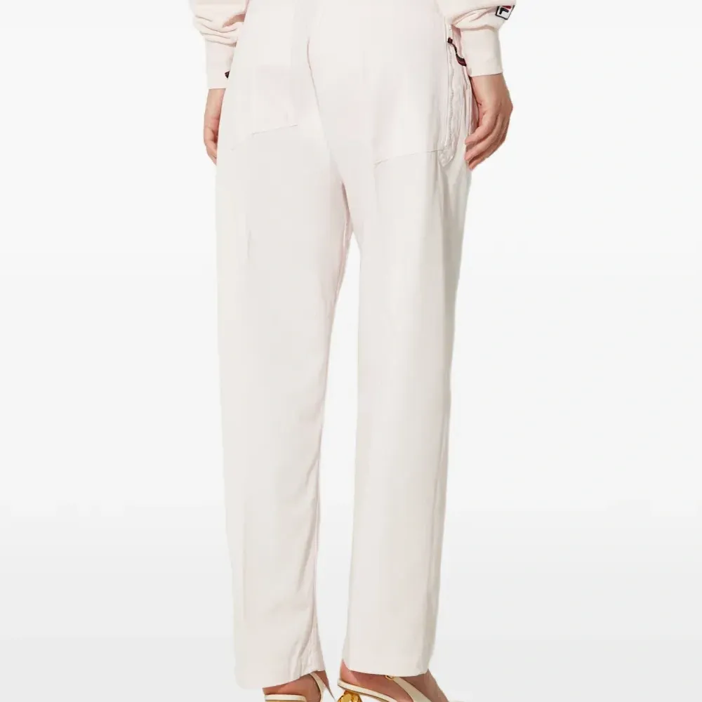 Брюки с нашивкой-логотипом