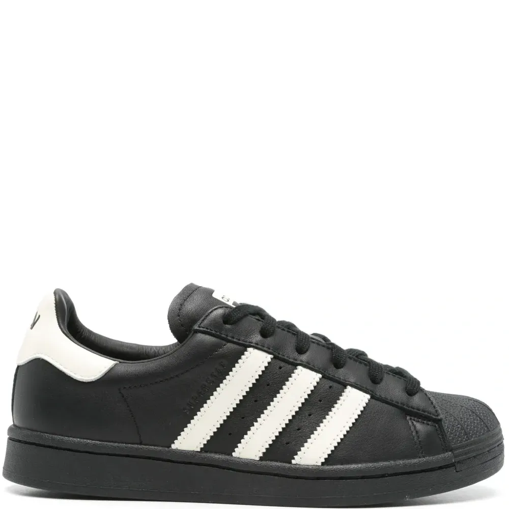 Кроссовки Superfinger Superstar из коллаборации с Avavav