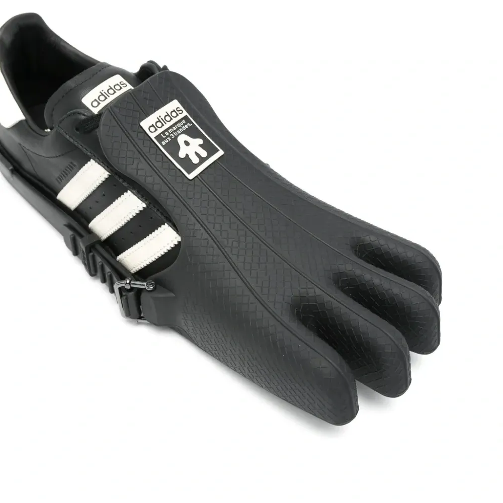 Кроссовки Superfinger Superstar из коллаборации с Avavav