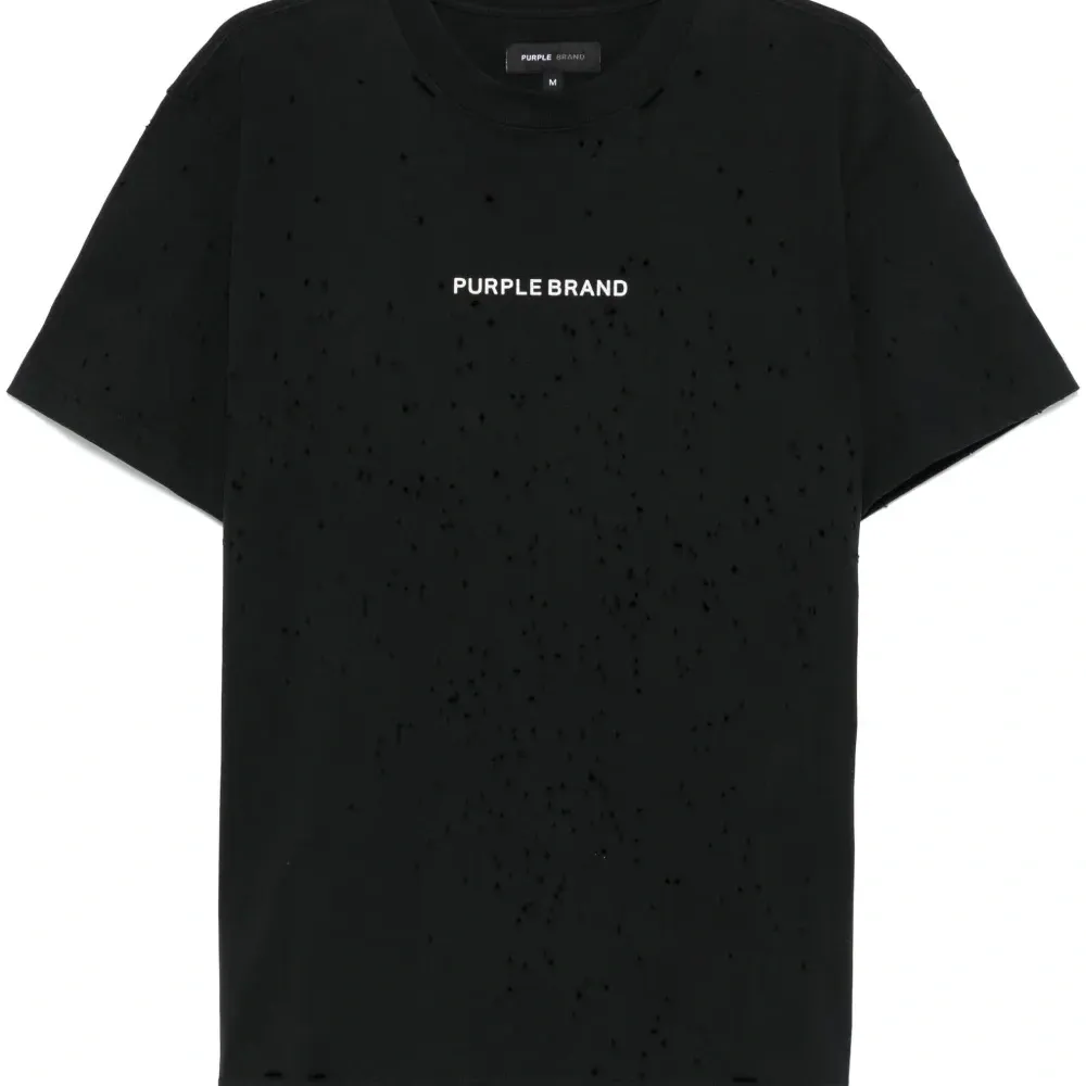 Футболка с прорезями