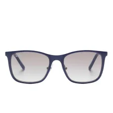 Солнцезащитные очки в квадратной оправе