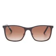 Солнцезащитные очки в квадратной оправе