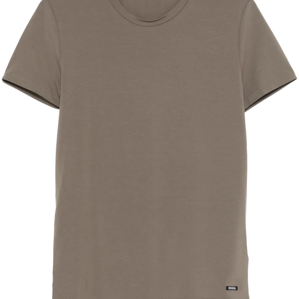 Футболка с круглым вырезом