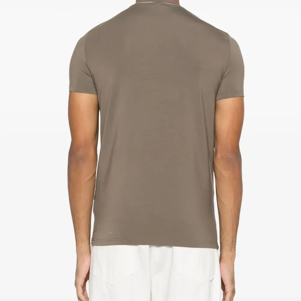 Футболка с круглым вырезом Футболка с круглым вырезом