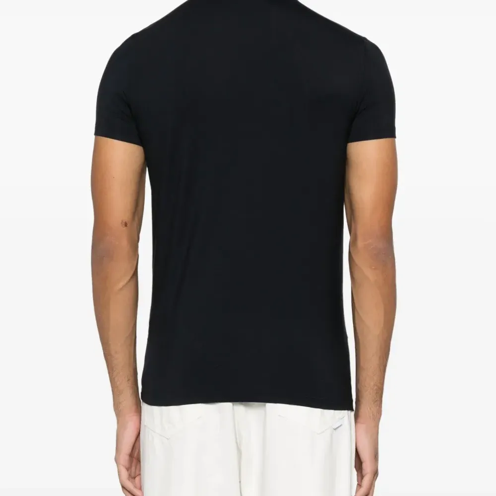 Футболка с круглым вырезом