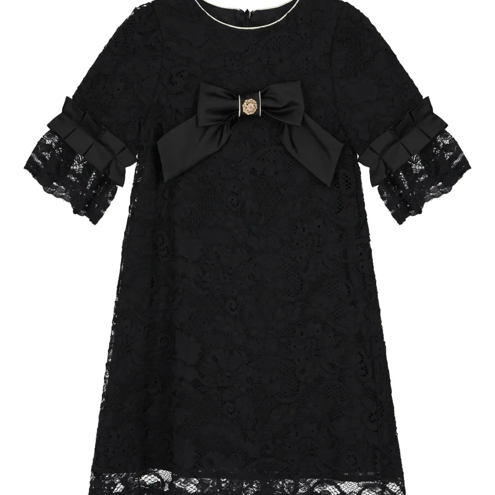 Кружевное платье с бантом