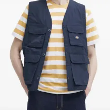 Куртка с карманами