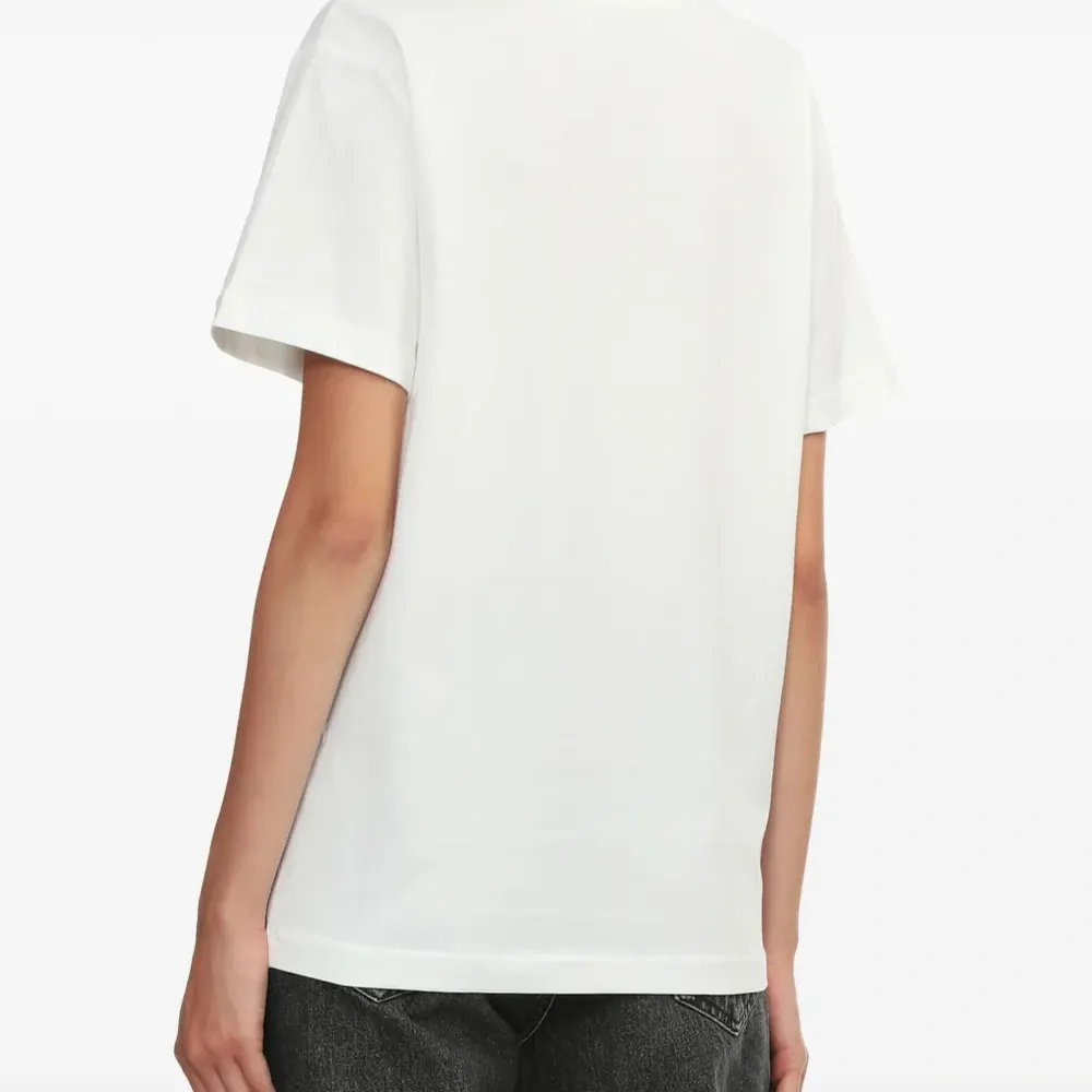 Футболка с логотипом