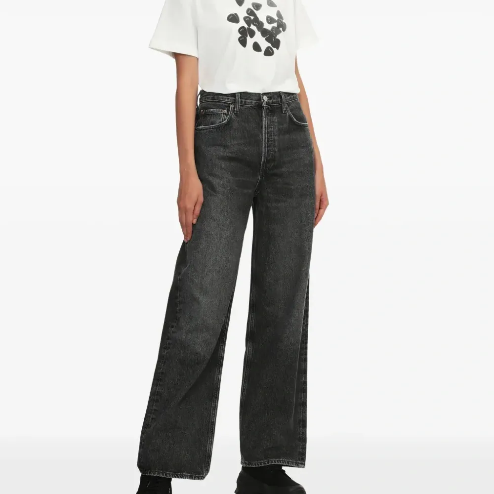 Футболка с логотипом