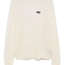 Свитер с нашивкой-логотипом