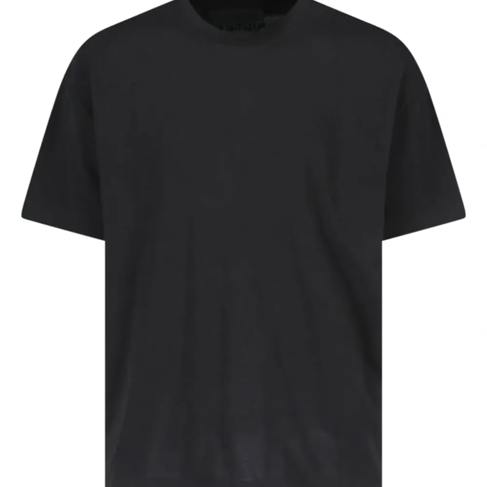 Футболка с круглым вырезом Футболка с круглым вырезом