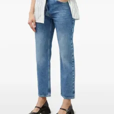 Джинсы с шлевками для ремня Джинсы с шлевками для ремня