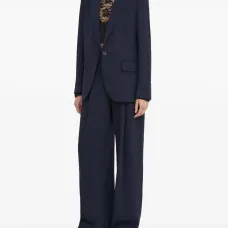 Пиджак на пуговице