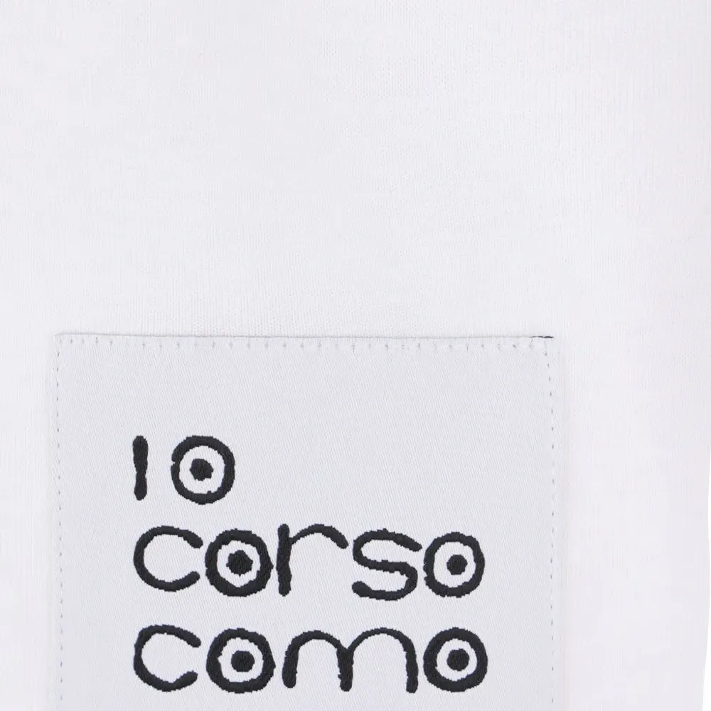 Футболка с нашивкой-логотипом