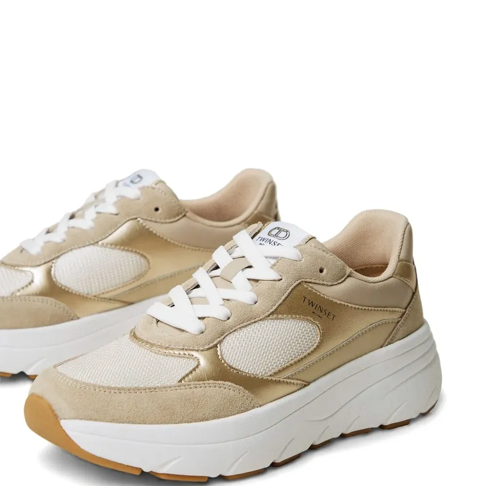 Кожаные кроссовки