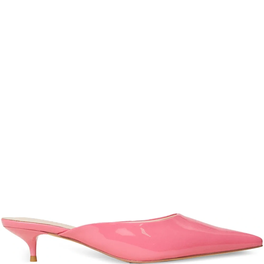 Туфли с заостренным носком