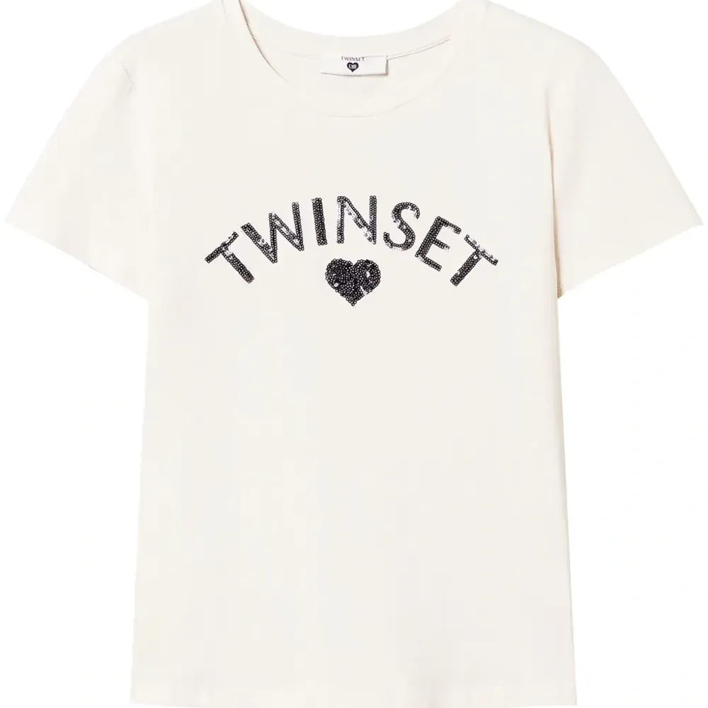 Футболка с декорированным логотипом