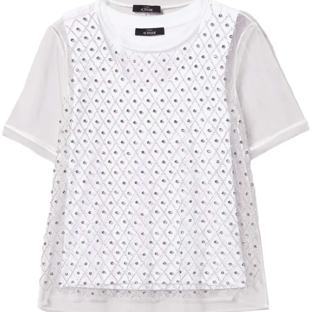 Футболка с вышивкой